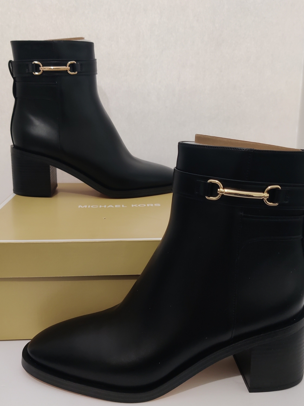 Ladies Michael Michael Kors Carson Heeled Bootie Size 11 New In Box
